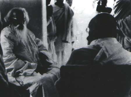 bi-21 -tagore and gandhiji
