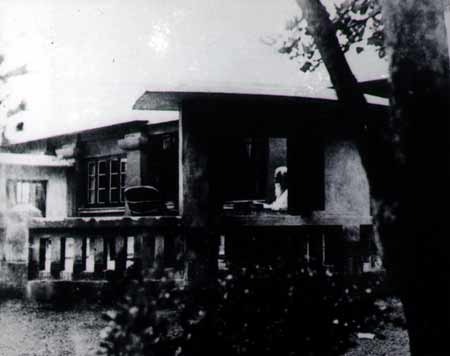 bw-13  tagore at work  in balcony