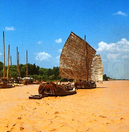 china waterways-3 junks on huang he