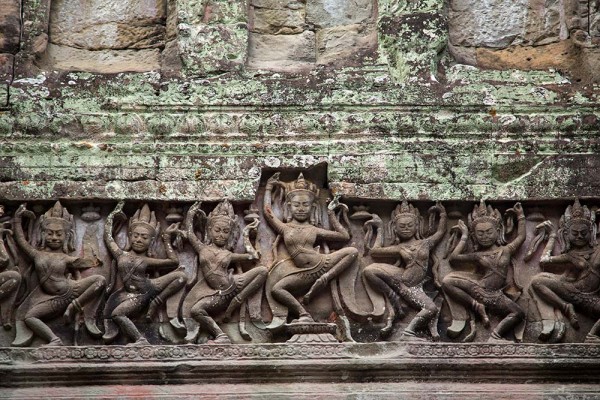 aspara-dancer-angkor-wat-temple-cambodia-600x400