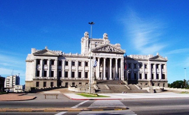 presidential palace uruguay-2