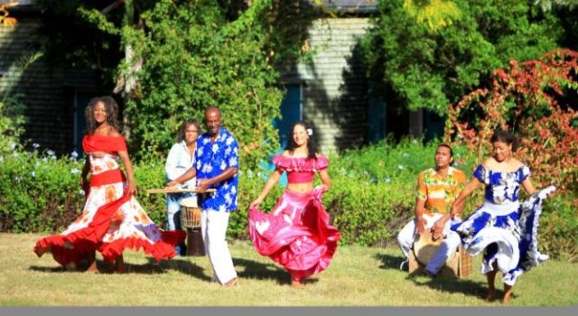 reunion local dancing-2