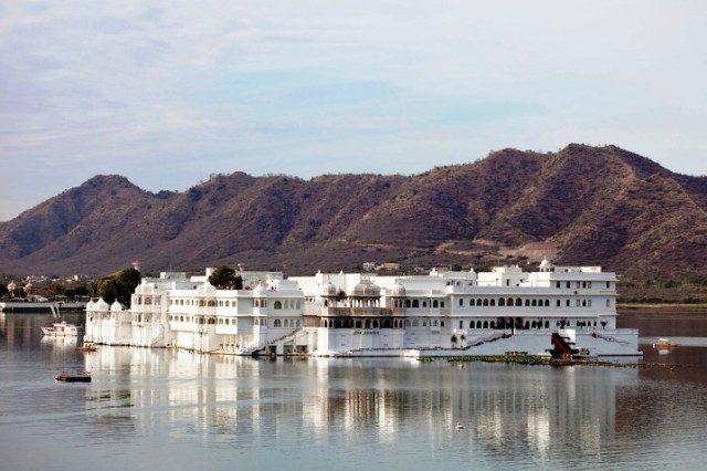 shiv nivas -taj lake pichola-
udaypur-1