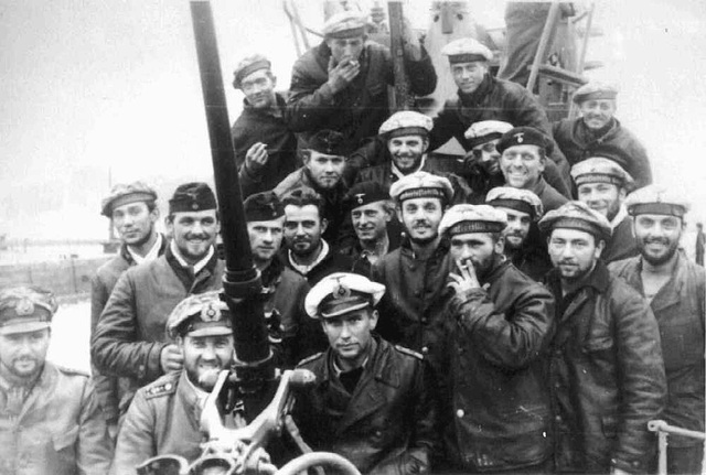 german submarine crew