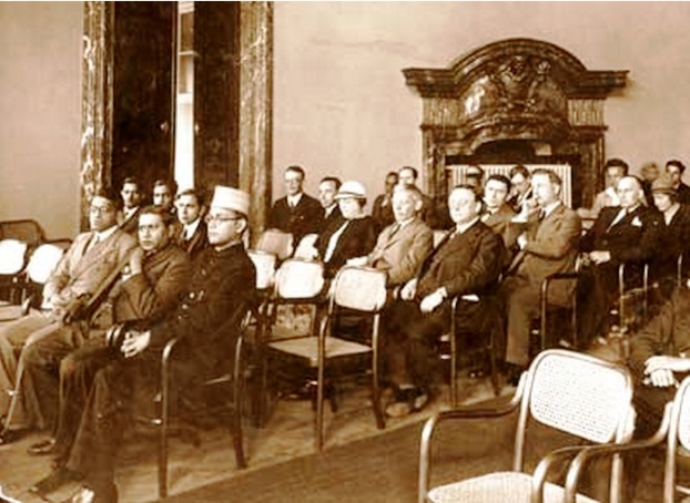 Subhas_Bose_at_inauguration_of_India_Society_Prague_1926