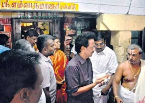 stalin in perumal temple with wife