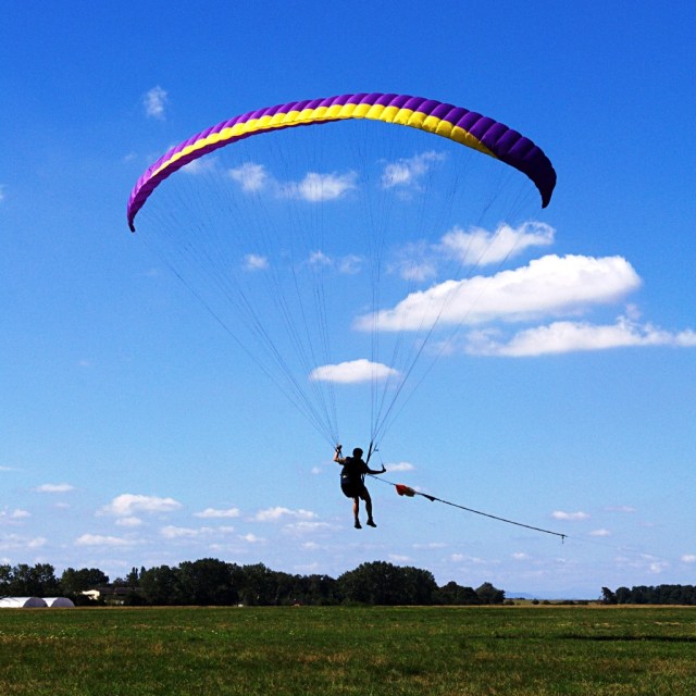 Paraglider_towed_launch