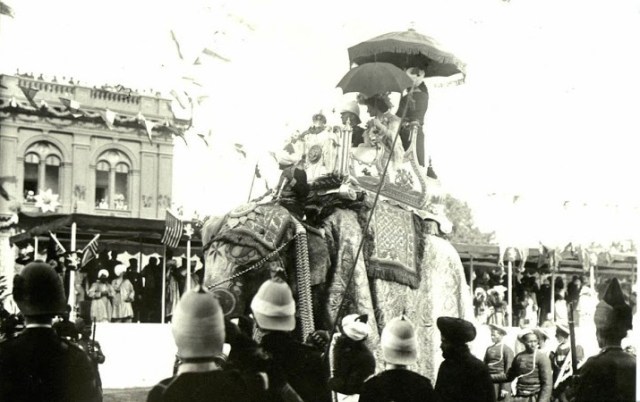 Delhi durbar of 1903 - 8 -lord curzon and lady curzon arriving