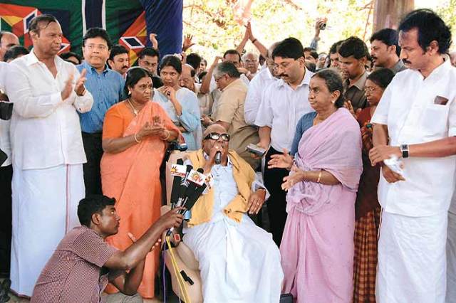 karunanithi-kangal-panithana-photo