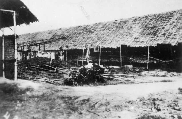 அவர்களே கட்டிக் கொண்ட தங்குமிடம்