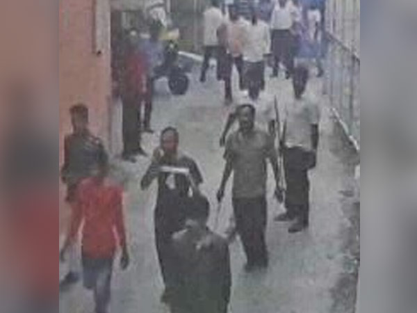 16-1474006680-bengaluru-police-found-criminals-hand-work-behind-cauveri-riots1