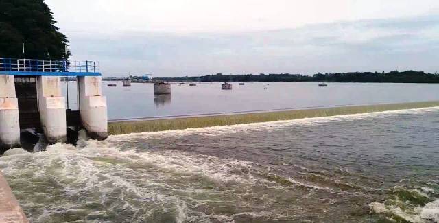 திருச்சி அருகே கம்பரசன்பேட்டையில்காவிரி மீதான தடுப்பணை - 