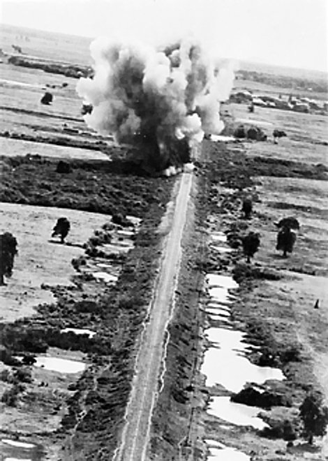 RAF_aircraft_attack_bridges_on_the_Burma-Siam_railway