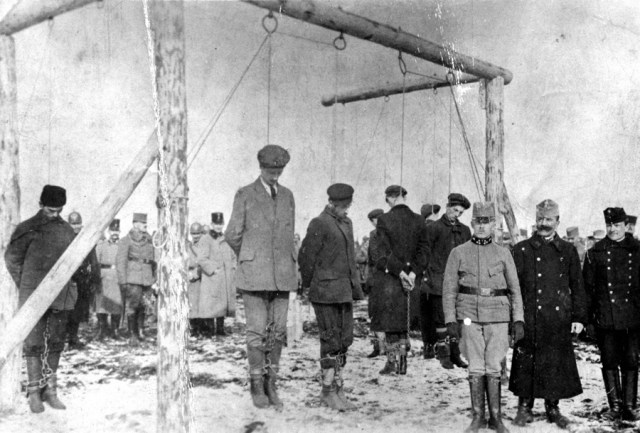 austro-hungarian-troops-executing-serbian-civilians