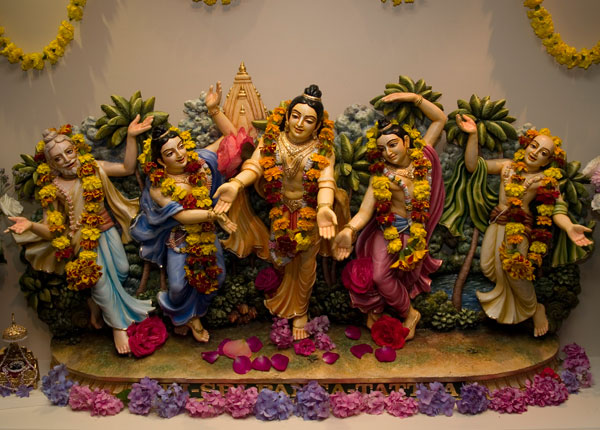 panca-tattva_altar